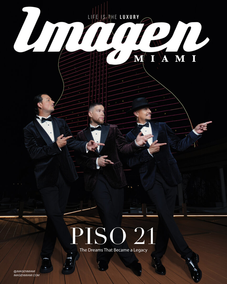 Piso 21 posa en Miami durante una sesión editorial para Imagen Miami, reflejando casi dos décadas de amistad y trayectoria musical.