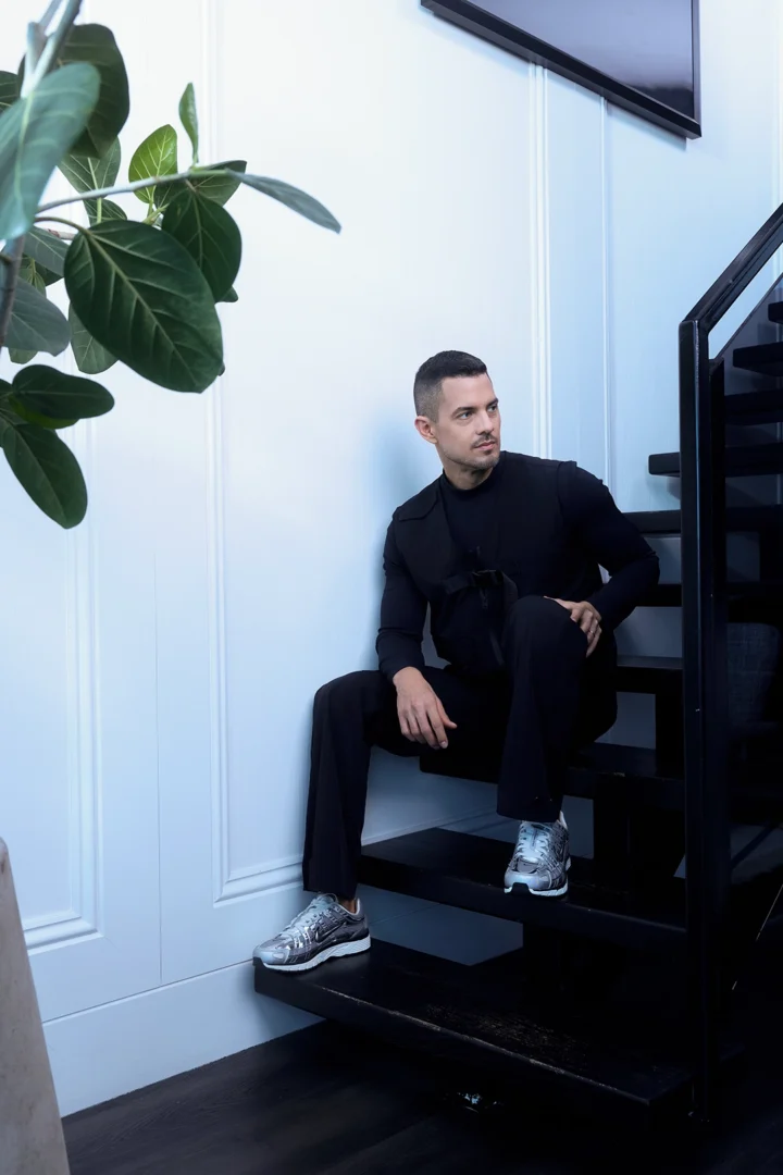 Retrato de Sebastián Díez, presidente de Inexmoda y líder del ecosistema de la moda en Colombia.